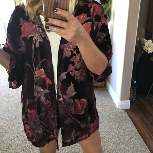 Honey Punch Sweaters - LAST ONE Boutique Honey Punch Velvet Floral Kimono